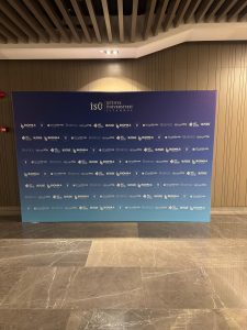 Baskılı Backdrop Kiralama | İstanbul İçi Hızlı Kurulum ile Etkinliklerde Profesyonel Görünüm 3 0cf6c5ce 2a74 42eb 82f4 799e3fc352c4